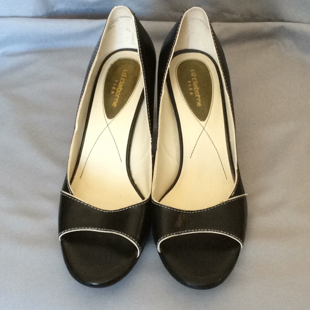 Black Liz Claiborne Flex Heels